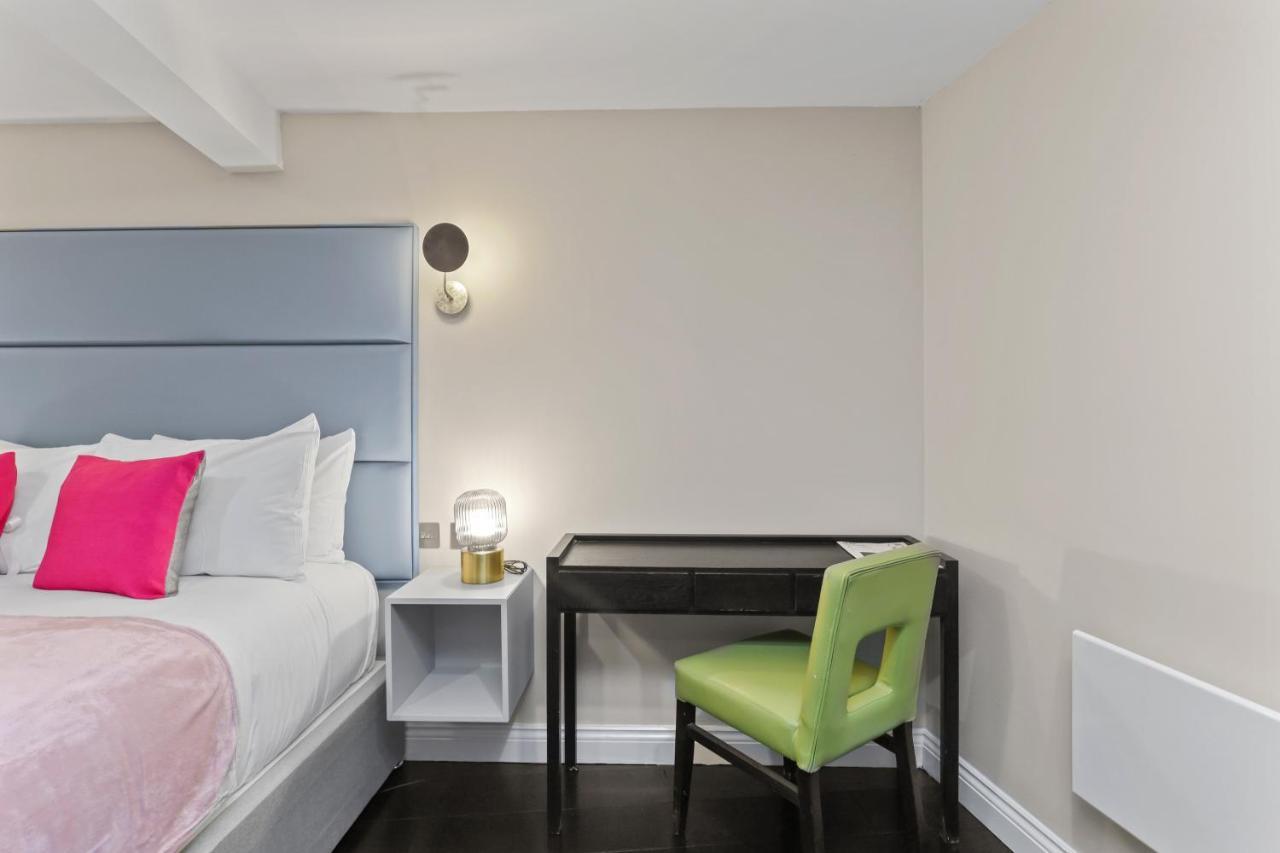 London'S Boutique Studio Экстерьер фото