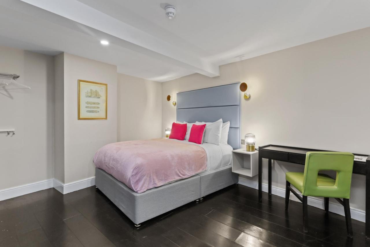 London'S Boutique Studio Экстерьер фото